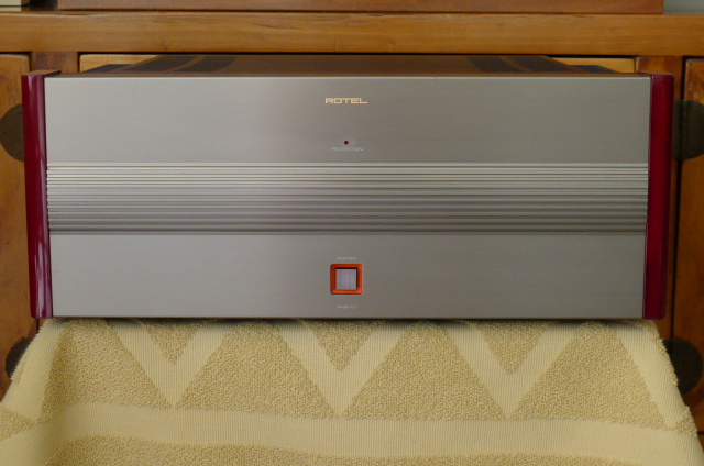 Rotel High End Dual-Mono Design Power Amplifier RHB-10 (Used) SOLD P1120025