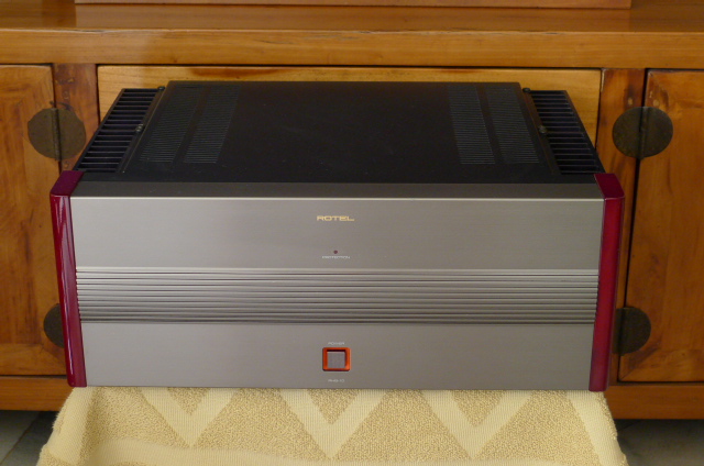Rotel High End Dual-Mono Design Power Amplifier RHB-10 (Used) SOLD P1120027