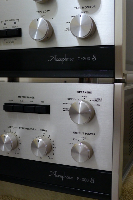 Accuphase C-200S Preamplifier and P-300S Power Amplifier (Used) SOLD P1120122