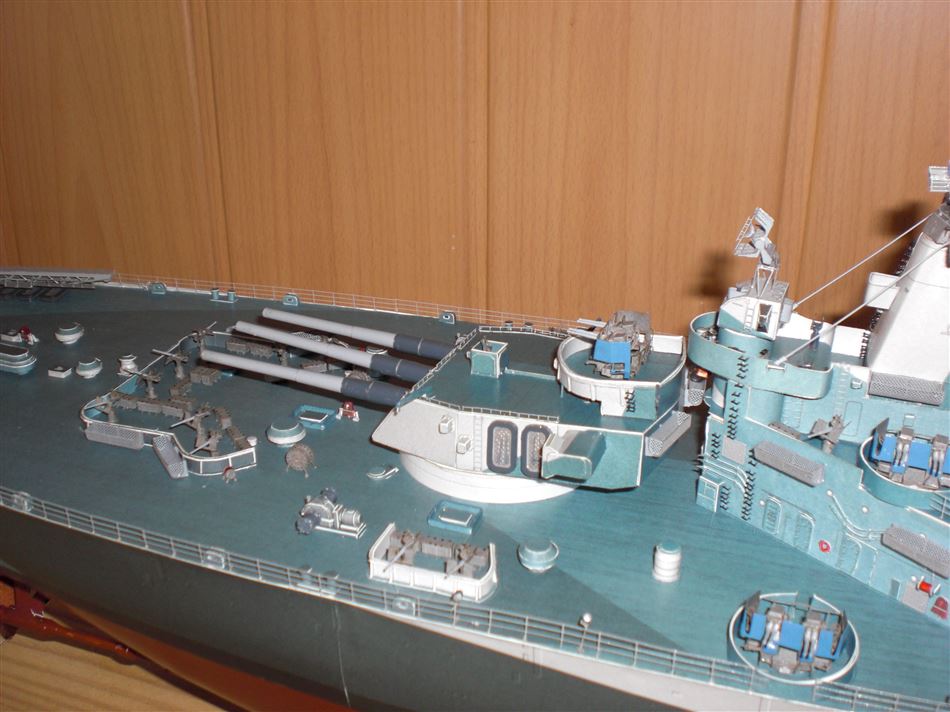 USS Missouri GPM (Katalog-Nr.242 -13/2005) 1:200 gebaut von Uwe Grawunder Cimg0315
