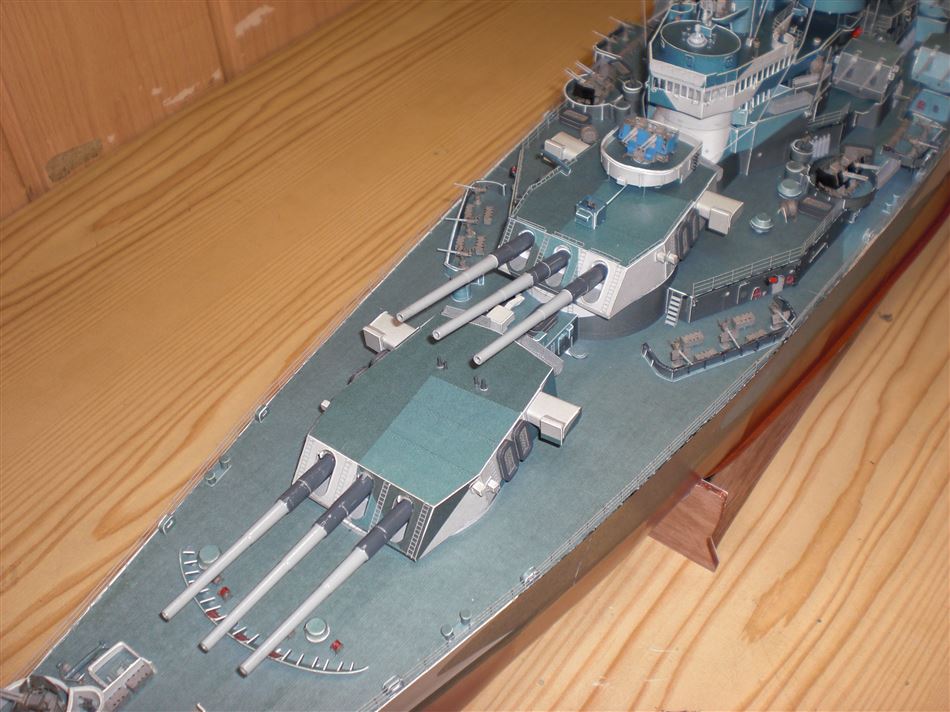 USS Missouri GPM (Katalog-Nr.242 -13/2005) 1:200 gebaut von Uwe Grawunder Cimg2310