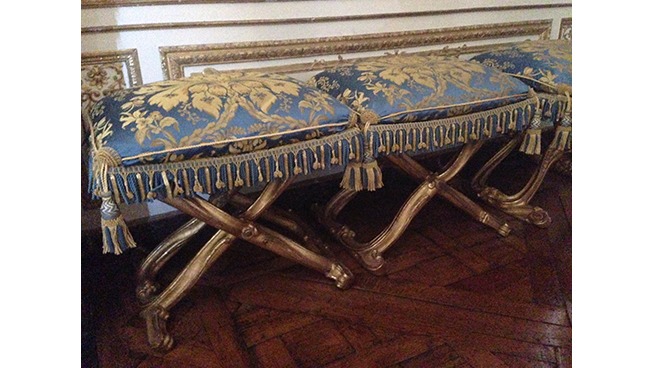 Un antiquaire revendait de faux meubles de Marie-Antoinette !! Versai13