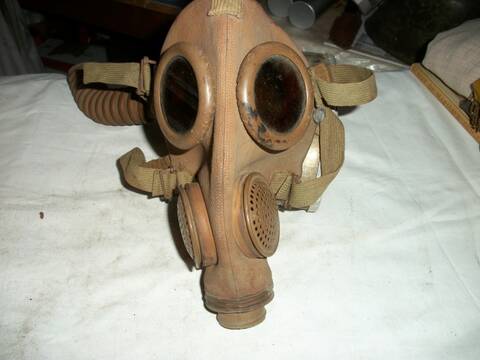 masque à gaz belge militaire à identifier