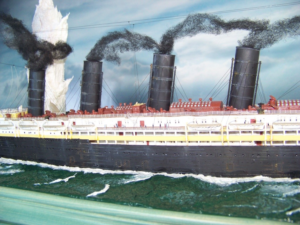 Diorama du torpillage du RMS Lusitania 1/350 Gunze Sangyo - Page 4 100_9337