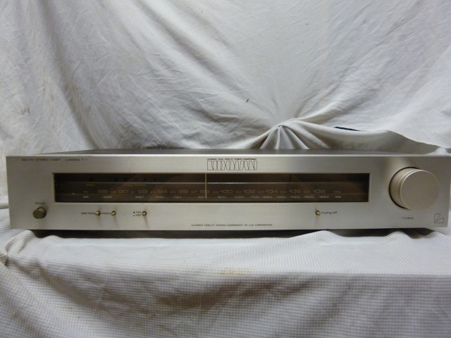 Luxman T-1 AM/FM Stereo Tuner (Price revised) (SOLD) P1020220