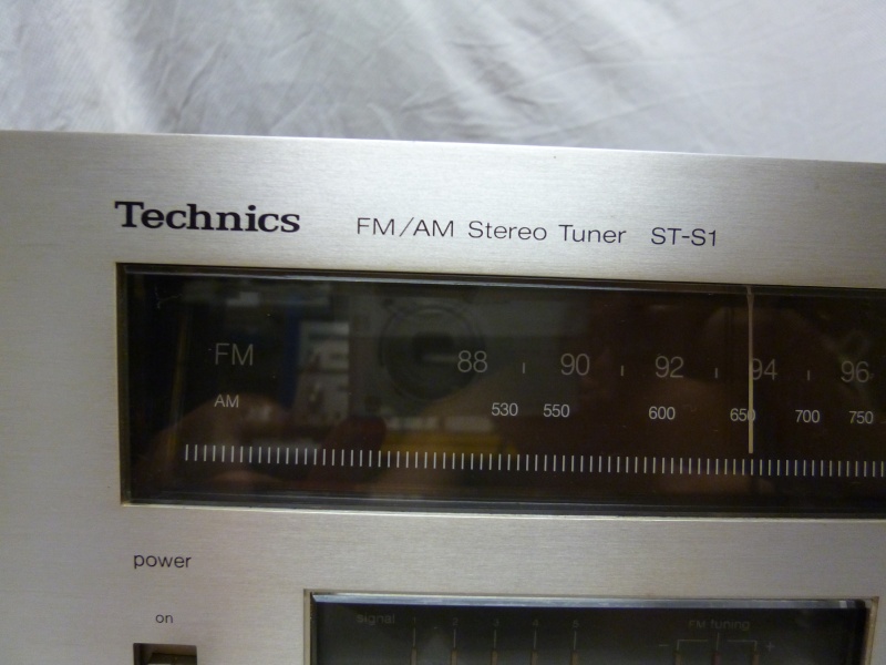 Technics ST-S1 Analogue FM/AM Stereo Tuner (SOLD) P1020312