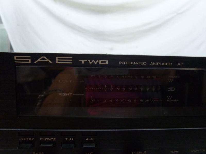 SAE Two A7 Integrated Amplifier ( Rare & vintage) Sold P1020415