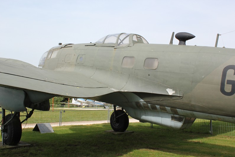FINI[Italeri]CASA 2.111/Heinkel He 111 H-16 Espagnol a partir d'un H-6 180_8010