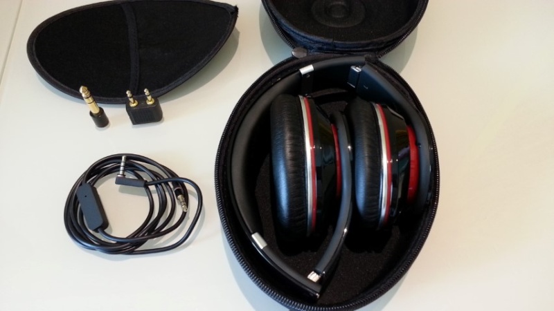 Beats by Dr Dre Headphone ( Item not avail)   214