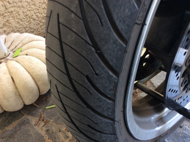 Quel pneus pour 1100rt Image24