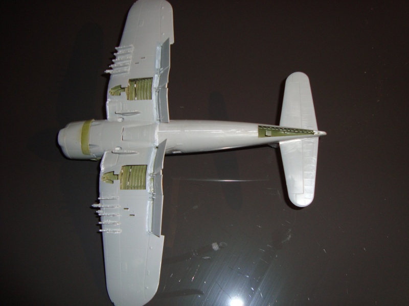 F4U-7 CORSAIR 1/48° Enfin terminé!!! - Page 4 Dsc01710