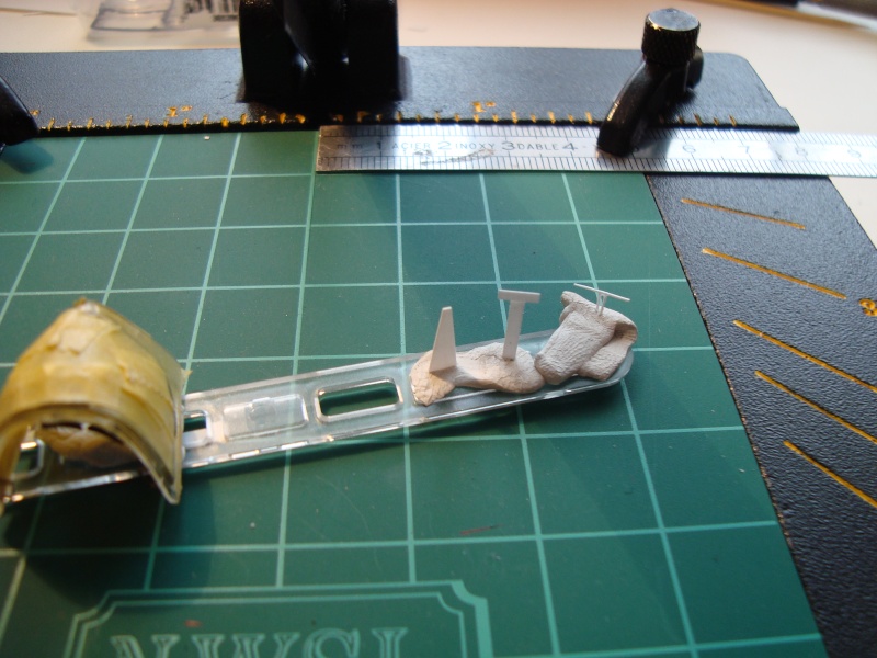 F4U-7 CORSAIR 1/48° Enfin terminé!!! - Page 4 Dsc01719