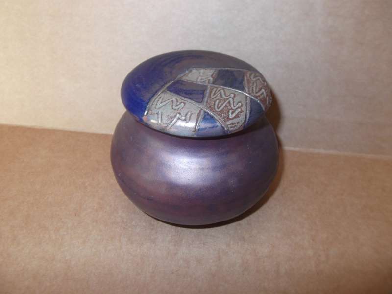 raku pot with lid Dscf6610