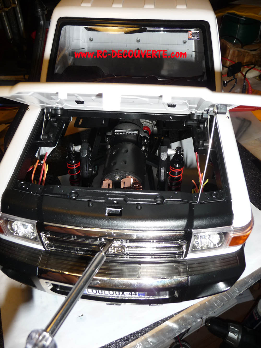 Montage carrosserie Toyota Land Cruiser LC70 Killerbody du Kit BRX01 - Page 3 Carros37