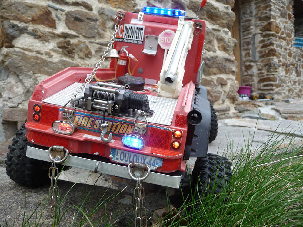 Mon camion de pompier SCFX RC Scale 1/10 Gyro-c12