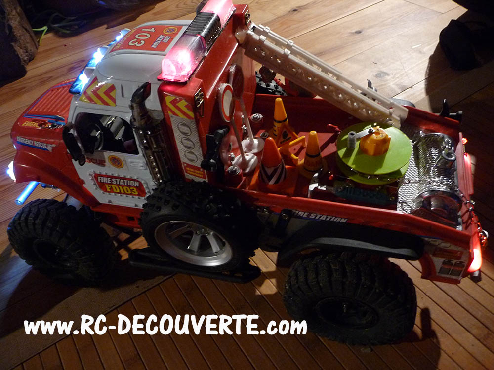 Mon camion de pompier SCFX RC Scale 1/10 Lumier11