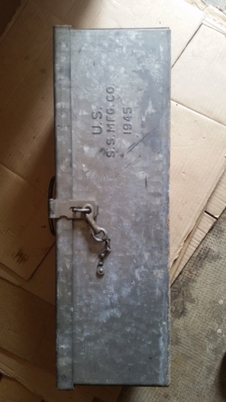 caisse de clops US WW2 et caisse à outils 1945 en acier zingué  20190610