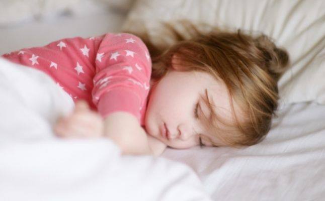 نصائح في التعامل مع كلام الاطفال اثناء النوم 11111483