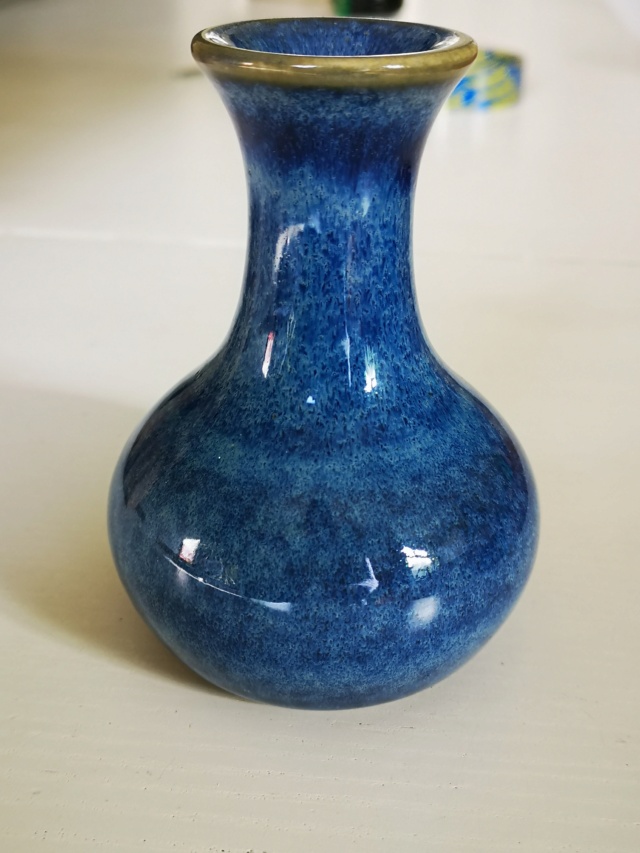 Heavy, gloss glazed bud vase with FHS mark Img_2024
