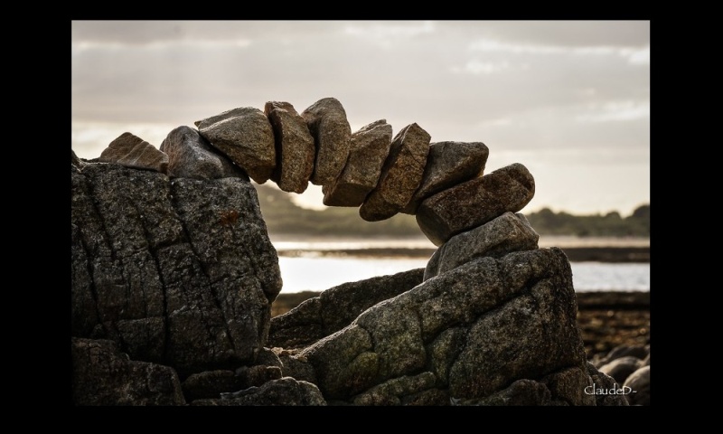 pierres ou cairns contemporains  Sans_628