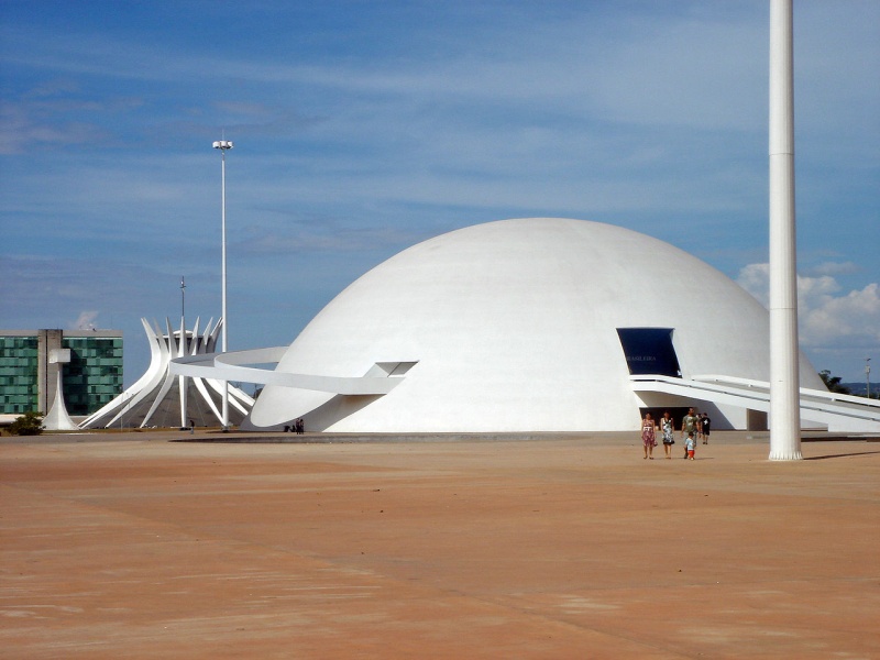 Oscar Niemeyer - architecte et  designer (1907 - 2012) 1280px18