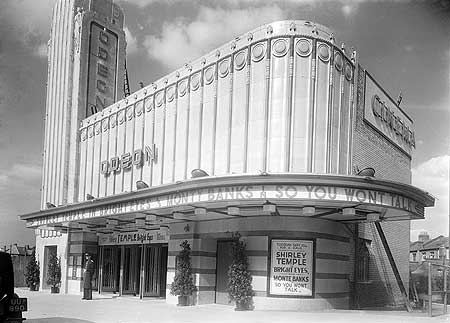 Odeon Cinema, Cherrydown Avenue, Chingford Mount, Waltham Forest, Greater London - England Bb87_011