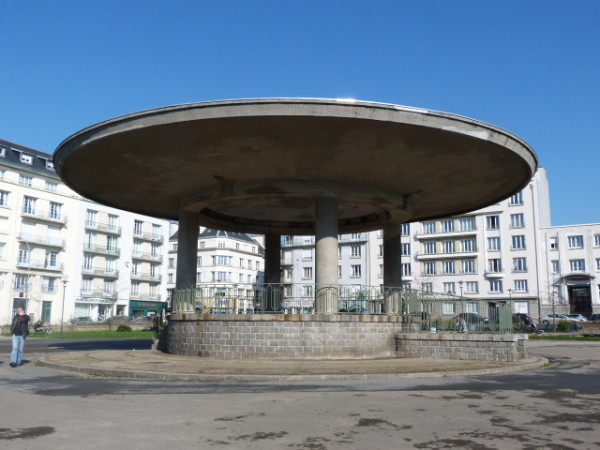 Mid Century Modern in Brest (France) Kiosqu10