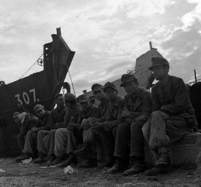 Prisonniers 90° Pz Division - île d'Elbe juin 1944 12376410