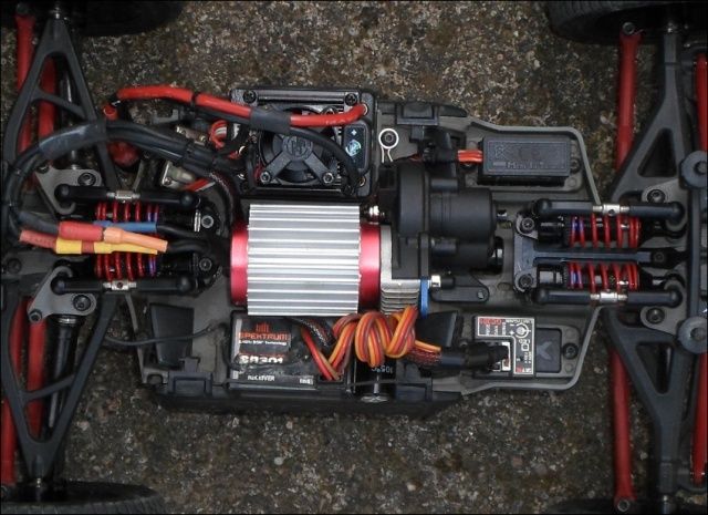 E-Revo's 1/16 Brushless 3S (380/540) - Page 6 2011