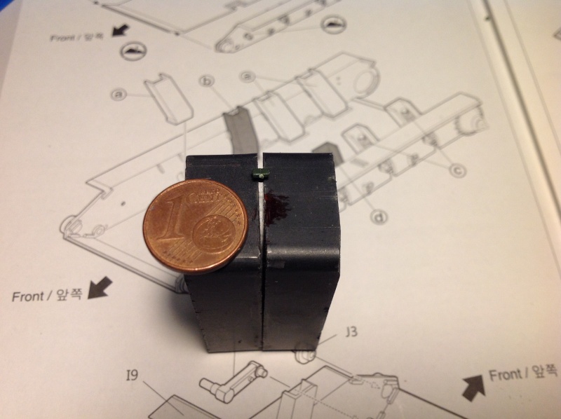 Mai 1945 - La chute de Berlin - 1/35 Char T34/85 N° 112 Factory production Maque131