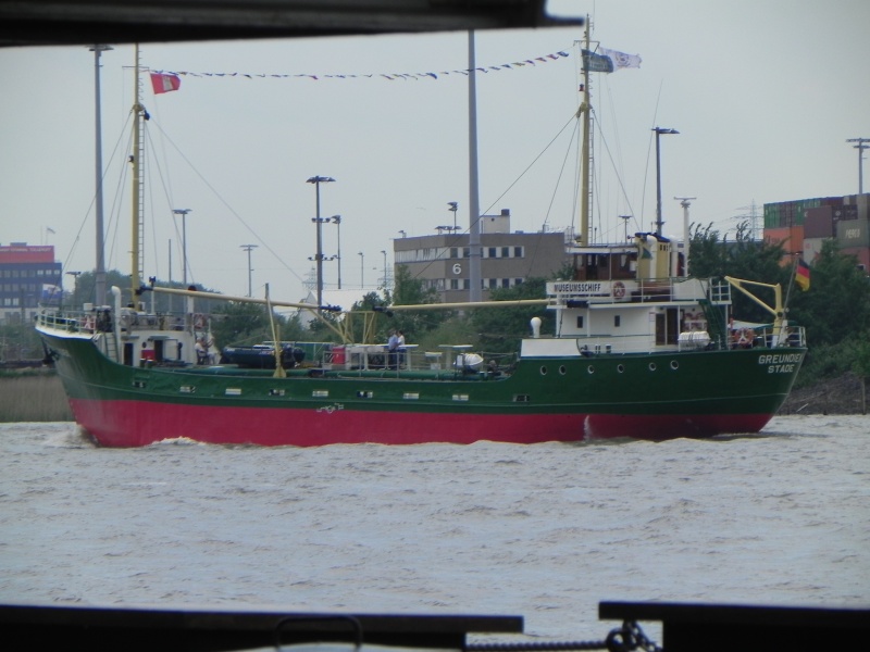 Schiffe auf der Elbe Dscn0011