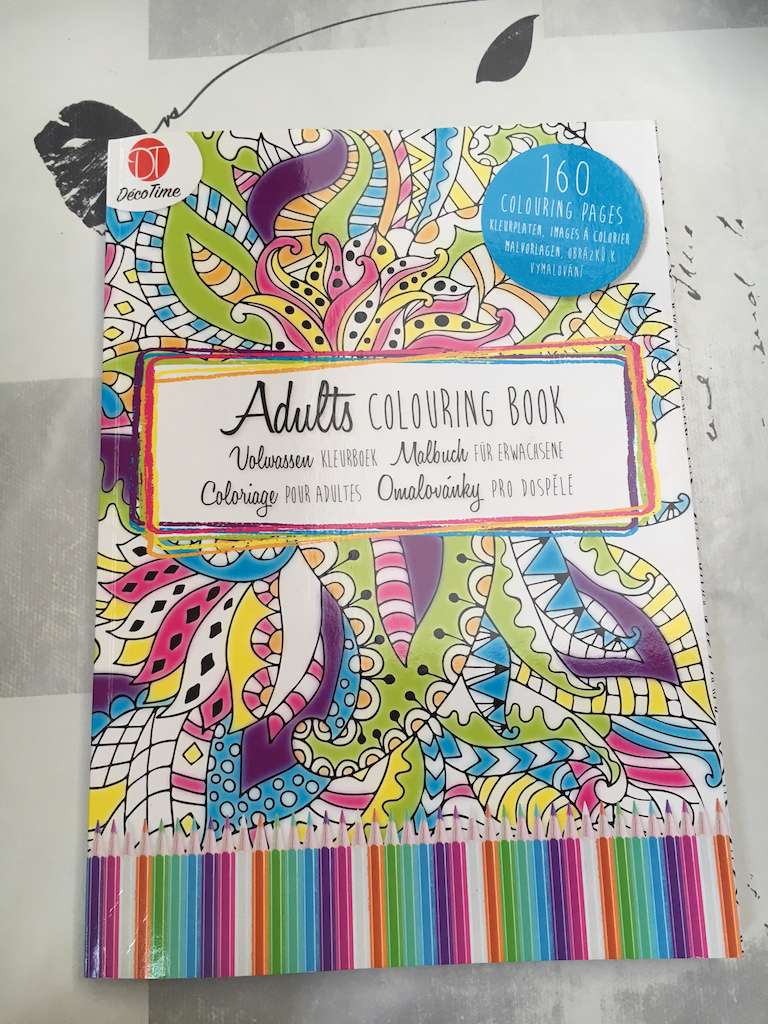 Aduls Colouring Book - ACTION Img_9627