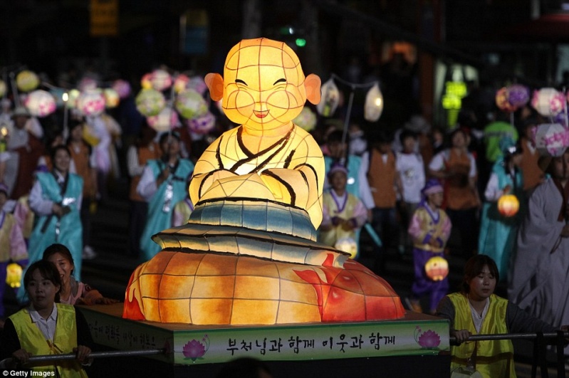 South Korea celebrates Buddha Festival with colourful lanterns 33ed7c11