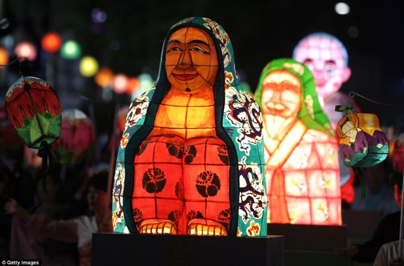 South Korea celebrates Buddha Festival with colourful lanterns 33ed7e11