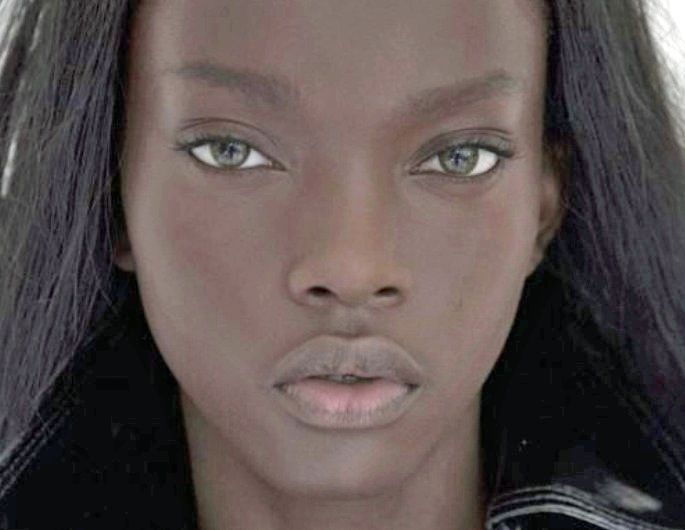 Women without makeup do you like it better like this? Africa11