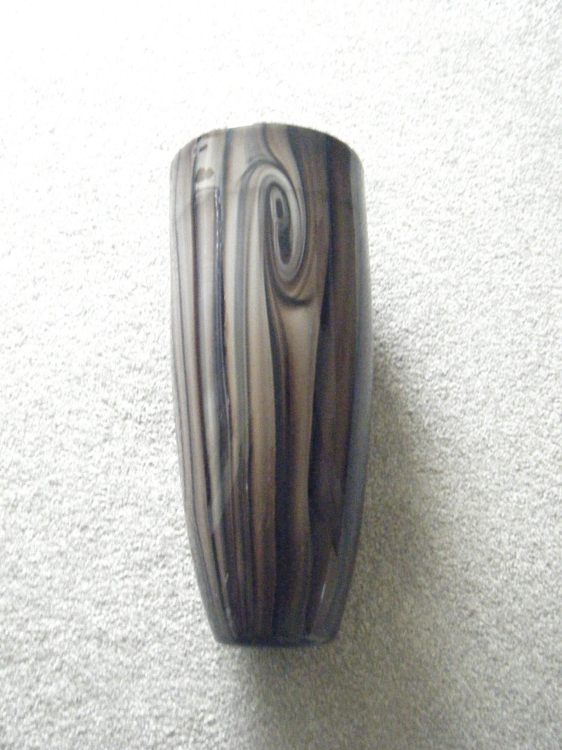 16" tall brown marbled glass vase : weighs 2.8kg Dscf6120