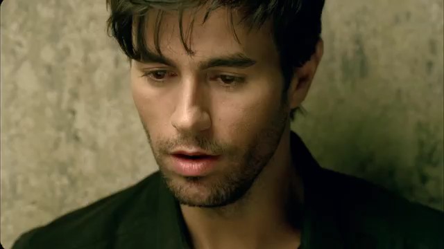 كليب للنجم  Enrique Iglesias  بعنوان  Heart Attack 2013  0012