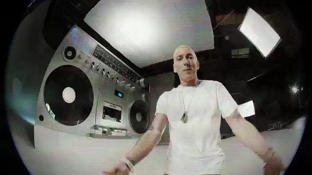 كليب اسطورة الراب Eminem بعنوان Berzerk 2013  Eminem10