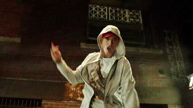 كليب اسطورة الراب Eminem بعنوان Berzerk 2013  Eminem14