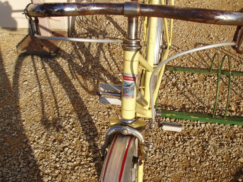 Une hirondelle ...jaune ???? Hiron_13