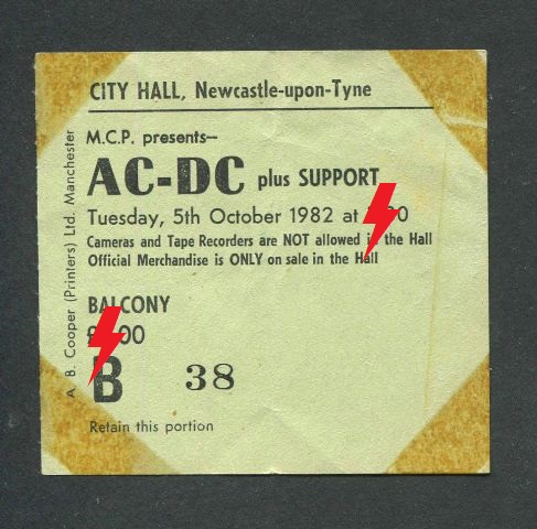 1982 / 10 / 05 - UK, Newcastle, City Hall 05_10_10