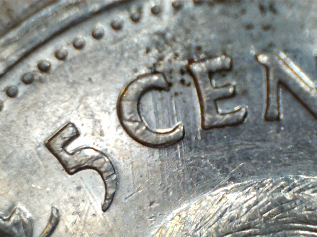 2000 - Dommage au Coin dans 5 Cents & Sous le Nez du Castor (Die domage) 5_cent10