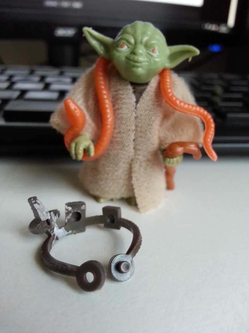 Does anyone have a V5 Kenner or Ledy Yoda belt to check? 20160611