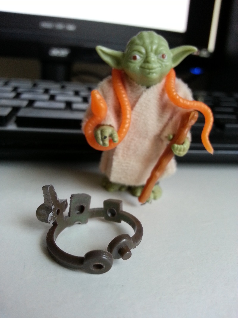 Does anyone have a V5 Kenner or Ledy Yoda belt to check? 20160612