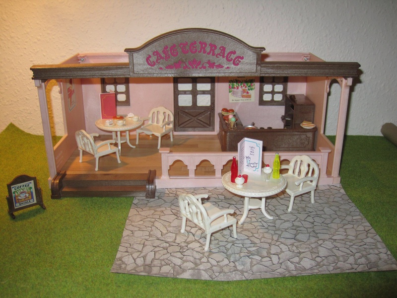 Urban Life Café Terrace (1989) Image525