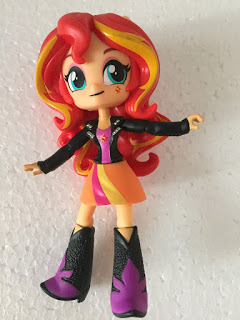 Un vendedor en Ebay Tiene trabajos publicados hasta una tonelada de Próximos Equestria Girls Mini Figuras  1014