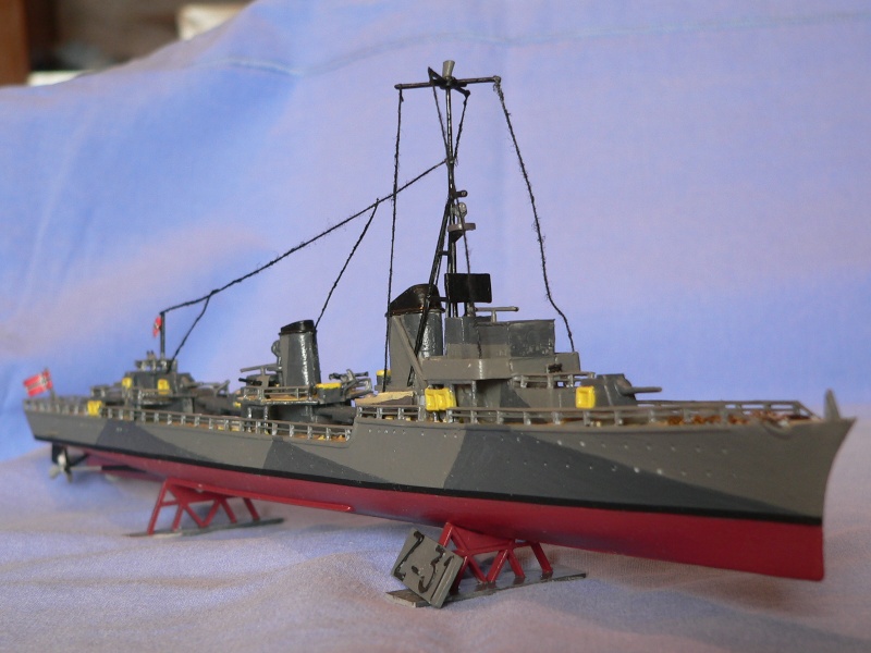 Présentation de la boite KRIEGSMARINE partie 5 : Contre torpilleur classe 1936A Z 31 Réf 81091 P1150524