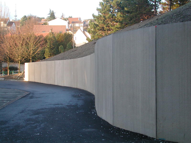 Un mur de soutènement n'est pas une clôture 111