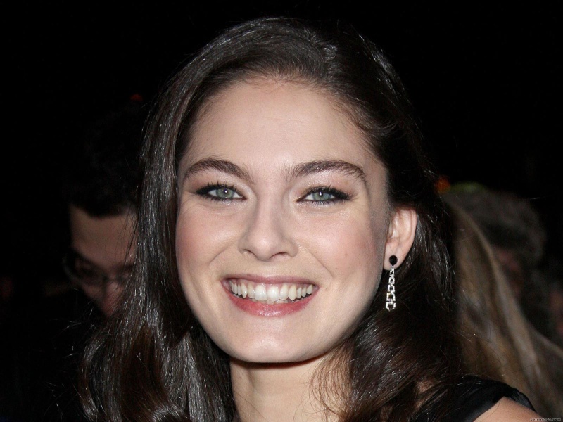 Alexa Davalos: Height,Weight,Body Statistics and Net Worth Alexa_10