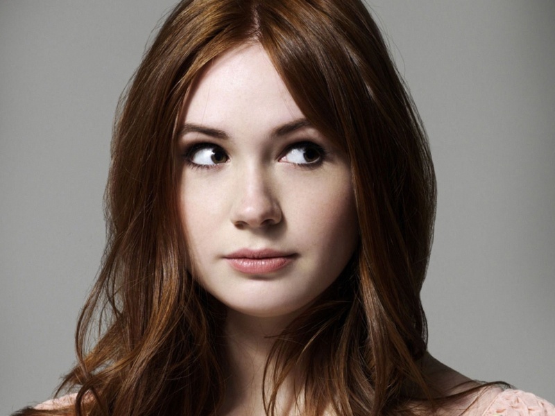 Karen Gillan: Height,Weight,Body Statistics, Net Worth and Boyfriends Kareng10